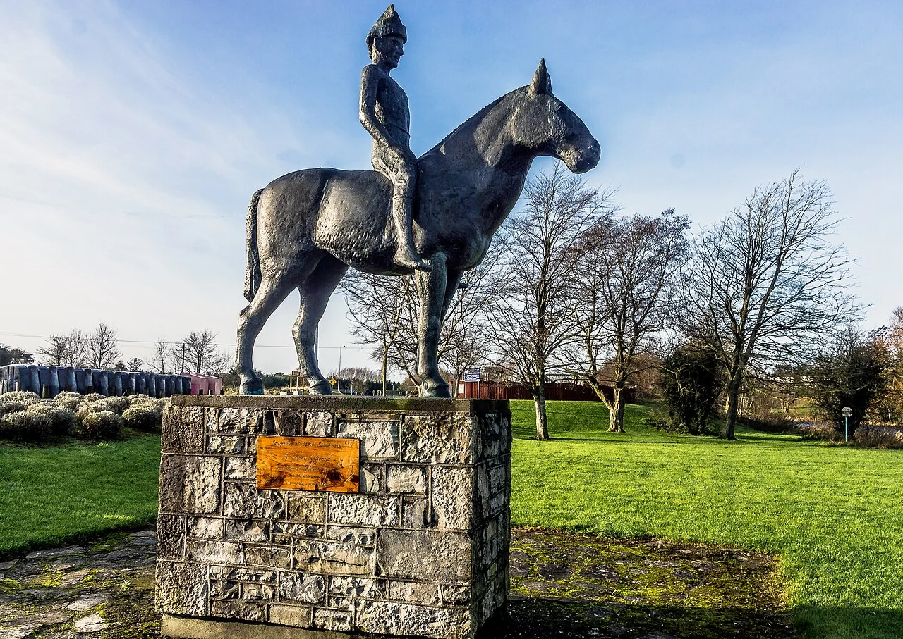 A sculpture of Máel Seachnaill II in Trim, Co. Meath, by James McKenna — representative context visual. Shown from the cited image source.