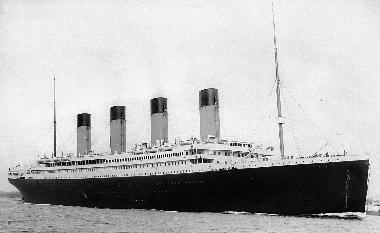 RMS Titanic 3 (cropped to ship) — representative context visual. Shown from the cited image source.